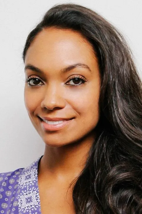 Lyndie Greenwood – fotografie