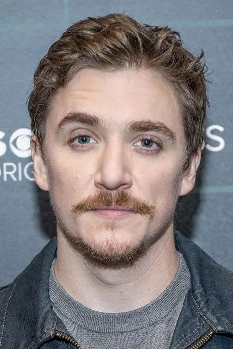 Kyle Gallner – fotografie