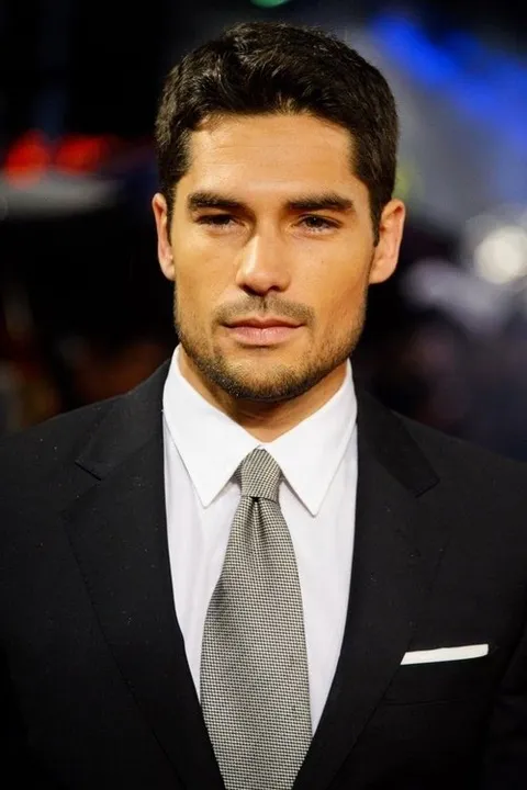 D.J. Cotrona – fotografie