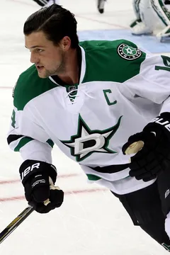 Jamie Benn — Lisa Gansky, CC BY-SA 2.0, Wikimedia Commons Jamie Benn