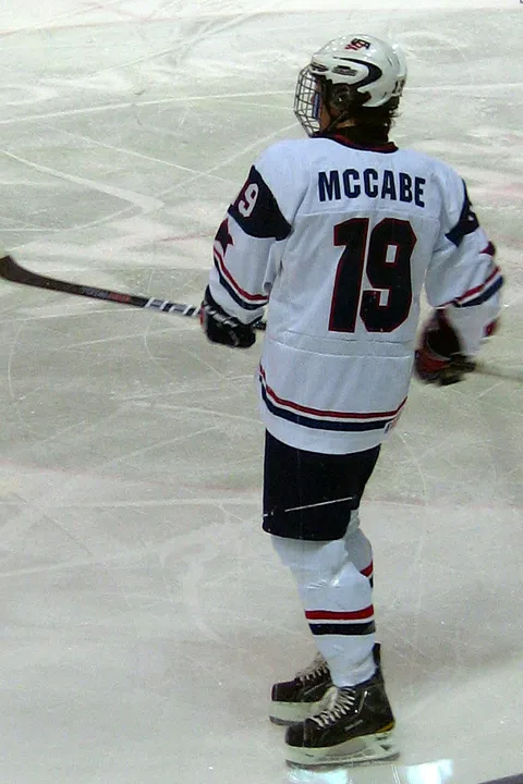 Jake McCabe – fotografie